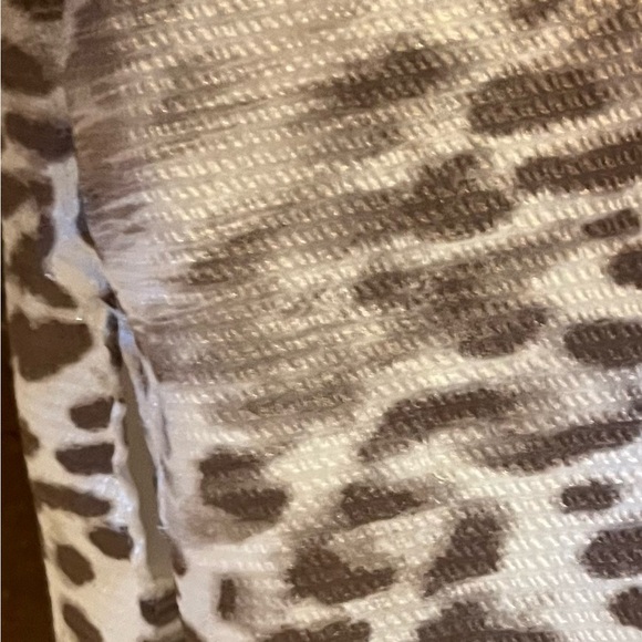 Travelers Collection by Chico’s Tunic Blouse Women 2 (Large - 12)) Animal Print - Picture 10 of 11